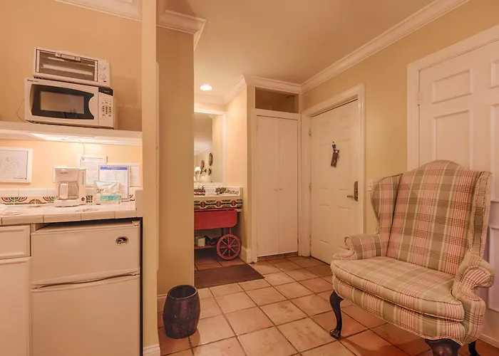 The Caribbean Court Boutique Hotel